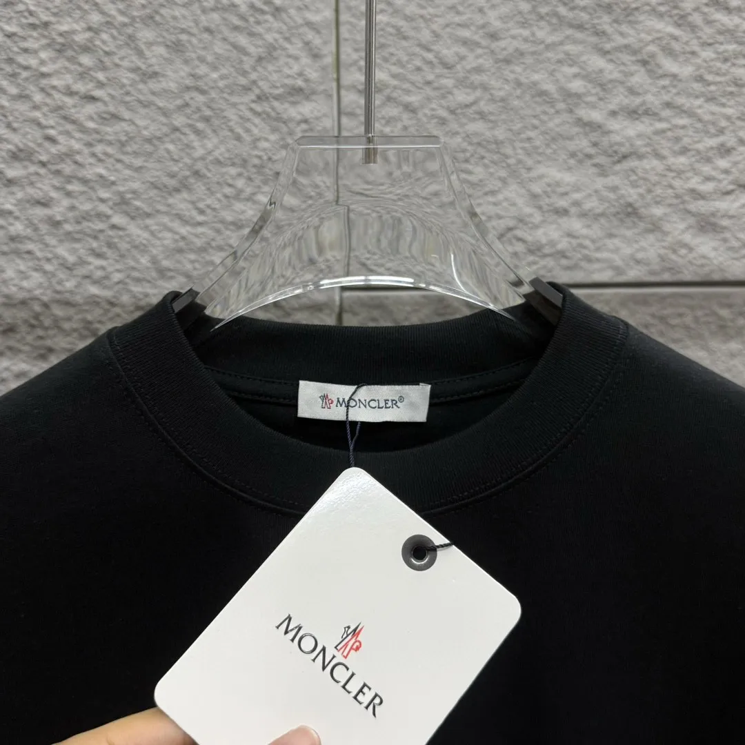 Moncle* *2025 New Arrival Classic T Same Style ：Black White Size： S （90-130 ） M （120-150 ） L （140-165 ） XL （160-180 ） XXL （180-210 ）